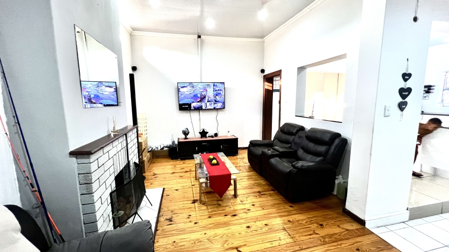 To Let 2 Bedroom Property for Rent in Rugby Western Cape